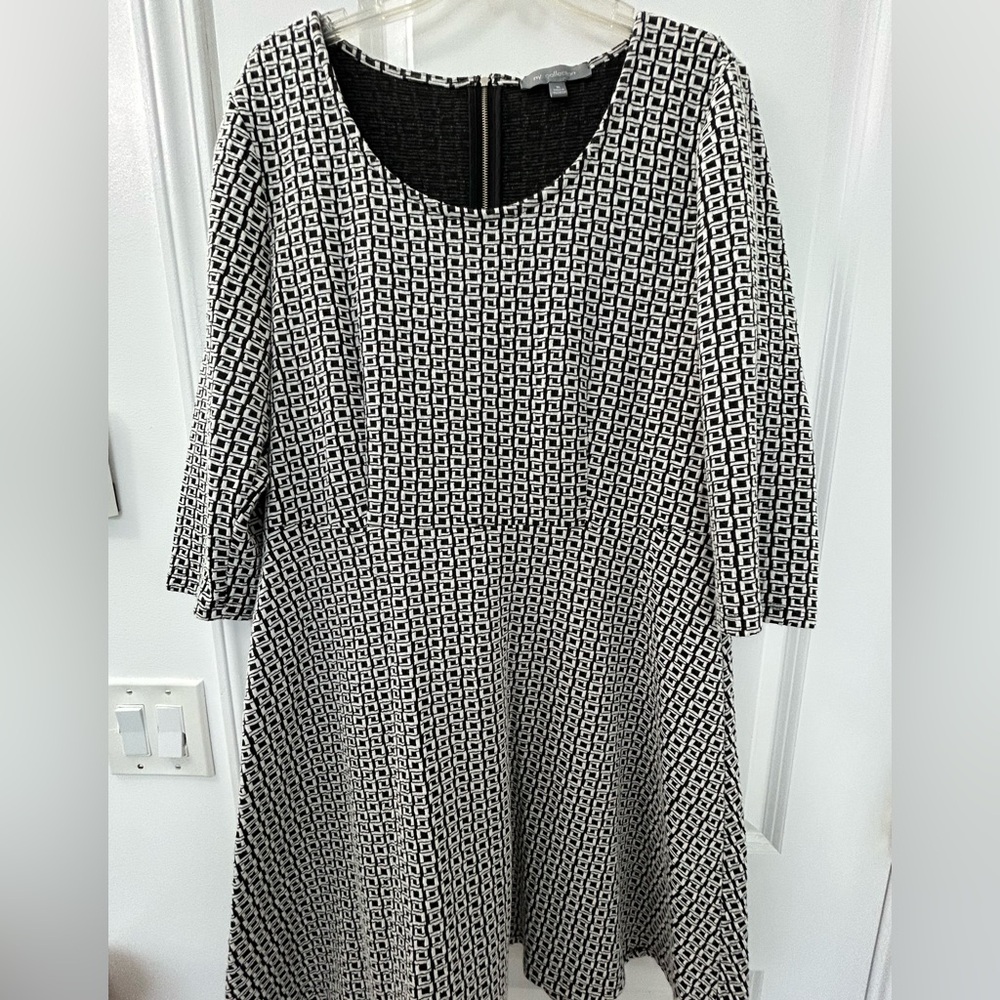 NY Collection Monochrome Geometric Long Sleeve Dress